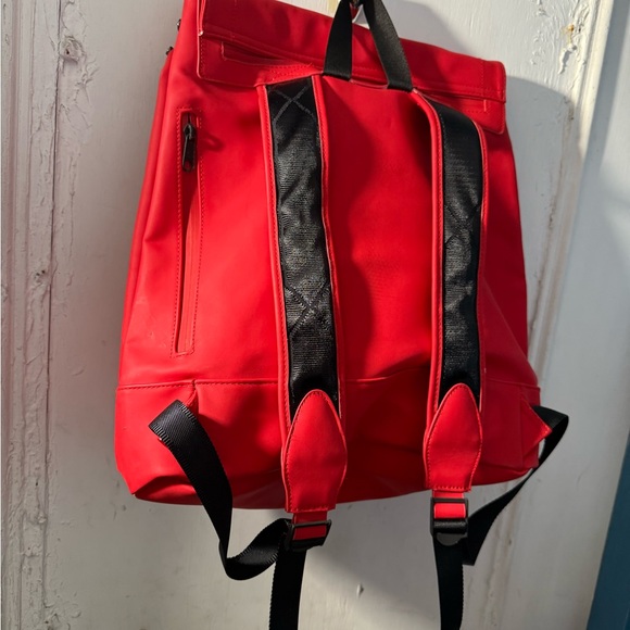 Hunter Bold Red Backpack - Picture 8 of 15